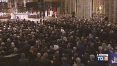 L'applauso del Duomo di Milano per Silvio Berlusconi