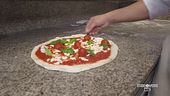 La pizza è fantasia: a Milano c'è persino quella all'aloe