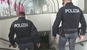 Spinto sotto il treno a 15 anni