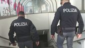 Spinto sotto il treno a 15 anni