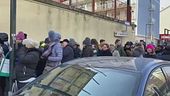 Odissea passaporti, tutti in coda