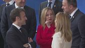 Meloni con Kiev, gelo con Macron