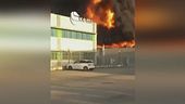 Fabbrica in fiamme, allarme a Novara