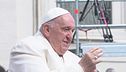 Papa in ospedale, medici ottimisti