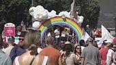 A Roma il gay pride delle polemiche