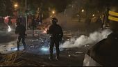 Francia, terza notte di violenze