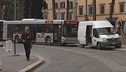 Roma, guida il bus a occhi chiusi