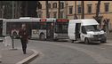 Roma, guida il bus a occhi chiusi