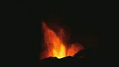 Erutta l'Etna, chiuso l'aeroporto