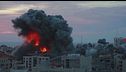 Bombe su Gaza, razzi su Israele