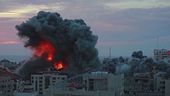 Bombe su Gaza, razzi su Israele