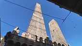 Torre Garisenda da "Codice rosso"