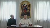 Papa, ancora un Angelus al chiuso