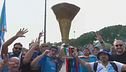 Napoli fa festa e pensa