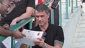 I milanisti non dimenticano: "Dispiaciuti per Maldini"