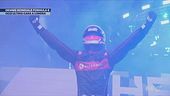 Dennis è il nuovo campione