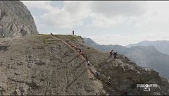 Sfidare la montagna a piedi