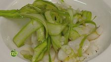 Uova di seppia con asparagi