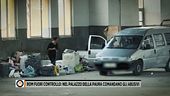 Napoli, nel palazzo della paura comandano gli abusivi