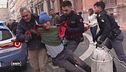 La protesta degli eco-attivisti si abbatte sulla facciata del senato: cosa rischiano ora?