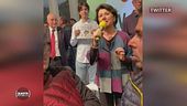 La contestazione ad Eugenia Roccella al Salone del Libro di Torino