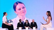 Belén intervista Francesca Michielin (con i nostri comici)