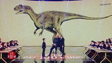 Gerry Scotti e l'esperto di dinosauri Andrea Porzio