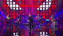 Max Pezzali in "Hanno ucciso l'uomo ragno"