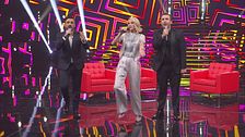 Il medley di Michelle Hunziker e Pio e Amedeo