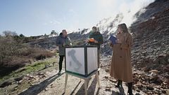 Una missione per Massimiliano Rosolino, Lucilla Agosti ed Enrico Bertolino