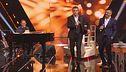Antonello Venditti e Pio e Amedeo in "Sara"