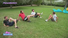 La lezione di contorsionismo dei Secchioni