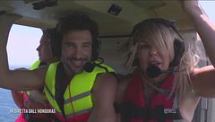 Il tuffo di Matilde Brandi, Artur Dainese, Francesca Bergesio ed Edoardo Stoppa