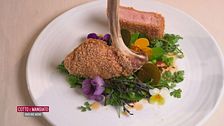 Cotoletta alla milanese su terra di primavera