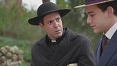 Curro chiede aiuto a Padre Camillo