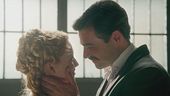Un romantico bacio tra Jana e Manuel