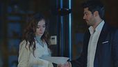 Nihan offre il suo aiuto a Kemal