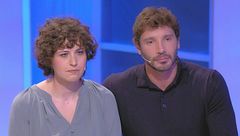 Stefano De Martino: la sorpresa per i genitori di Emanuela