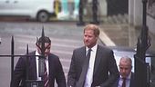 Windsor, William e Harry vicini al Re ma distanti tra loro