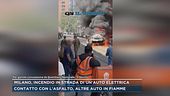 Milano, incendio in strada di un'auto elettrica