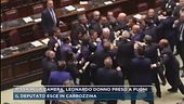 Rissa alla Camera, Leonardo Donno preso a pugni