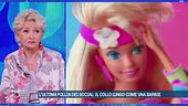 L'ultima follia dei social: il collo lungo come una barbie