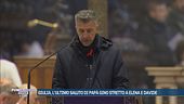 Giulia Cecchettin, l'ultimo saluto di papà Gino stretto a Elena e Davide