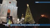 Si accende nel mondo la magia del Natale