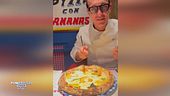 Arriva la pizza all'ananas: scoppia la polemica a Napoli