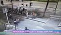 Stazione Centrale di Milano, lancia pietre contro agenti di polizia