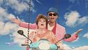 Orietta Berti, in barca o in vespa è sempre un successo