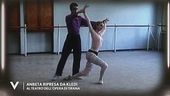 Anbeta Toromani ripresa da Kledi Kadiu al Teatro Dell'Opera di Tirana