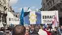 Scontri nel corteo di Milano