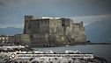 Ladri di case: gli abusivi si prendono pure il castello simbolo di Napoli